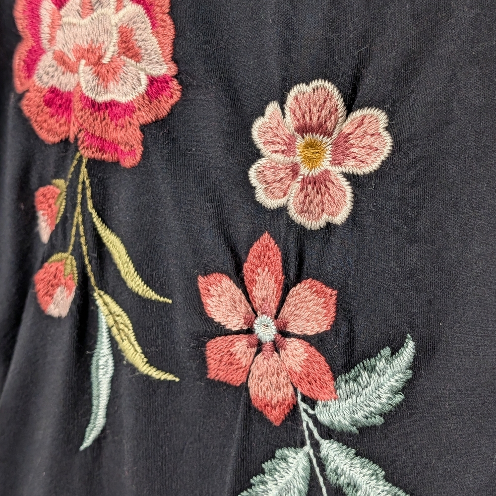 Johnny Was Joya Relaxed Drape Tee, Embroidered Floral Short Sleeve- Size XS - Picture 6 of 13